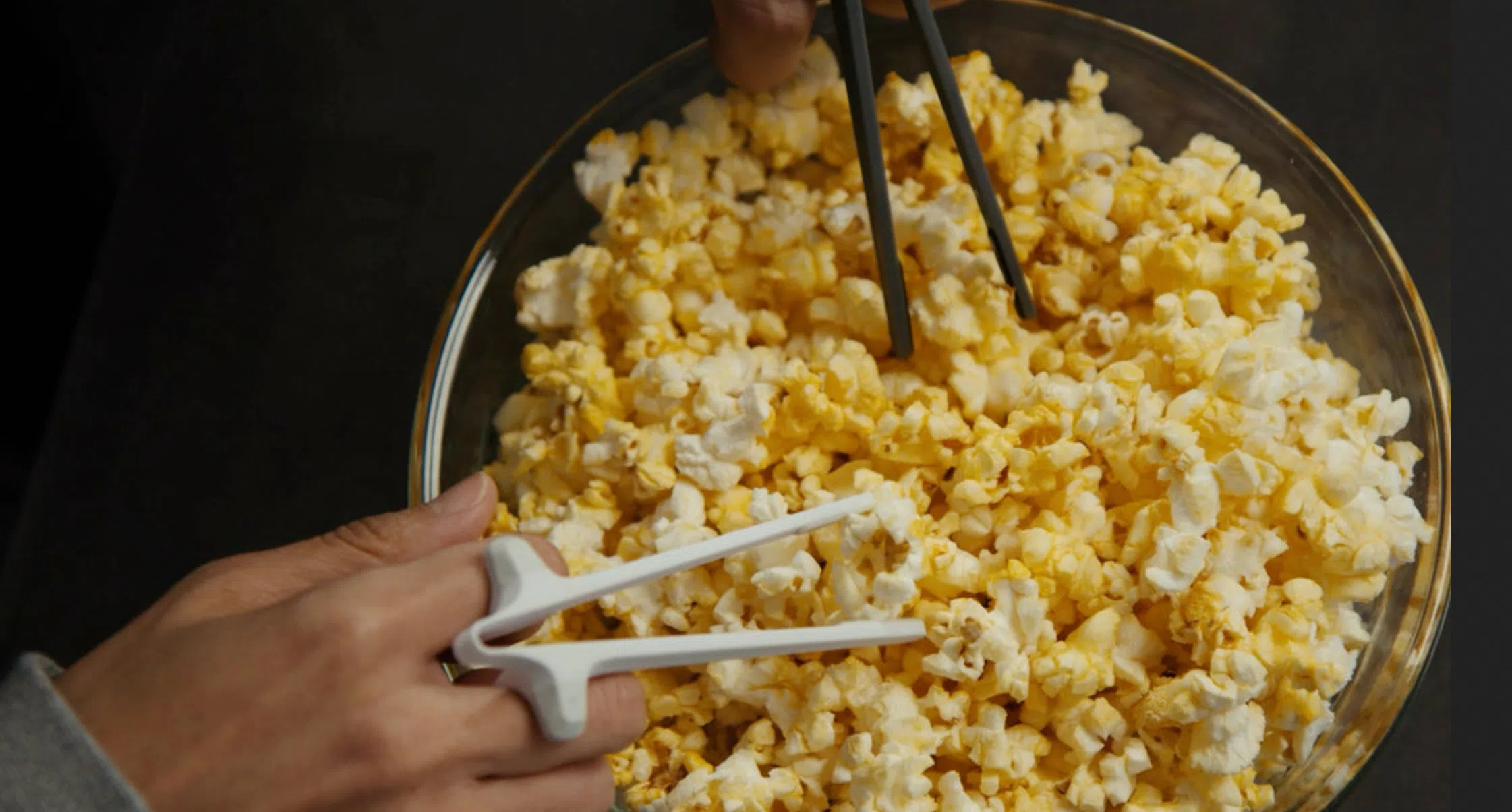 Snactiv筷指大部分零食都能“夹得动”。（Snactiv）