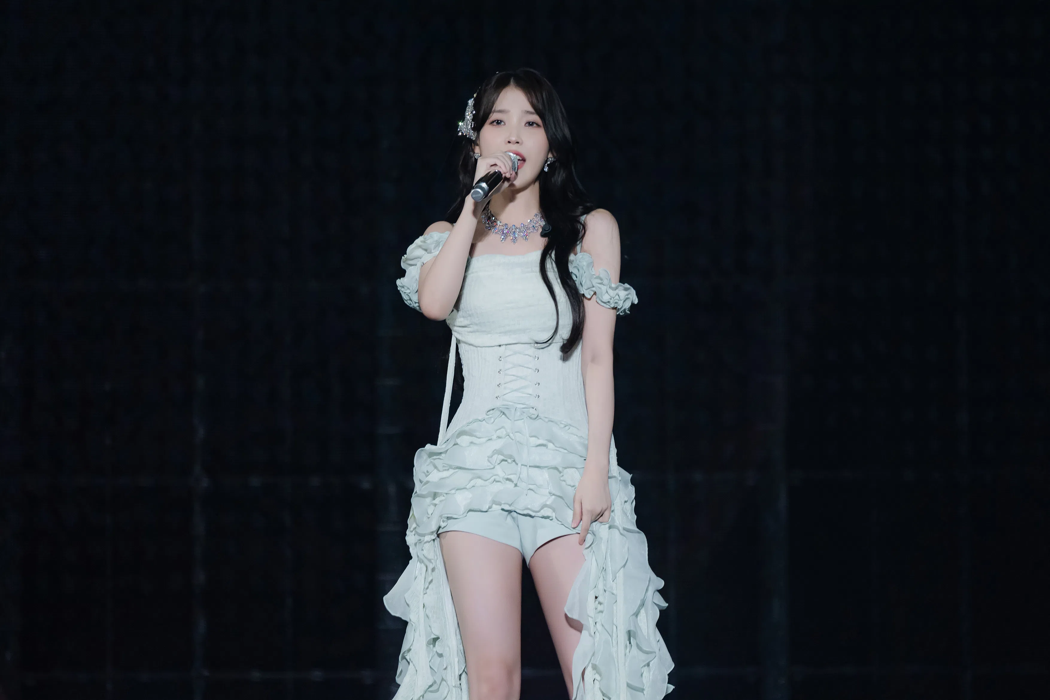 IU透露妈妈特别准备了伴手礼给狮城粉丝。（iMeSG、EDAM Entertainment提供）