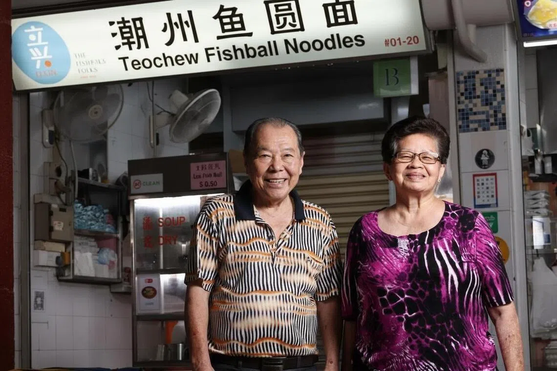 林立兴与太太胡亚兰经营鱼丸面生意数十年。（受访者提供）