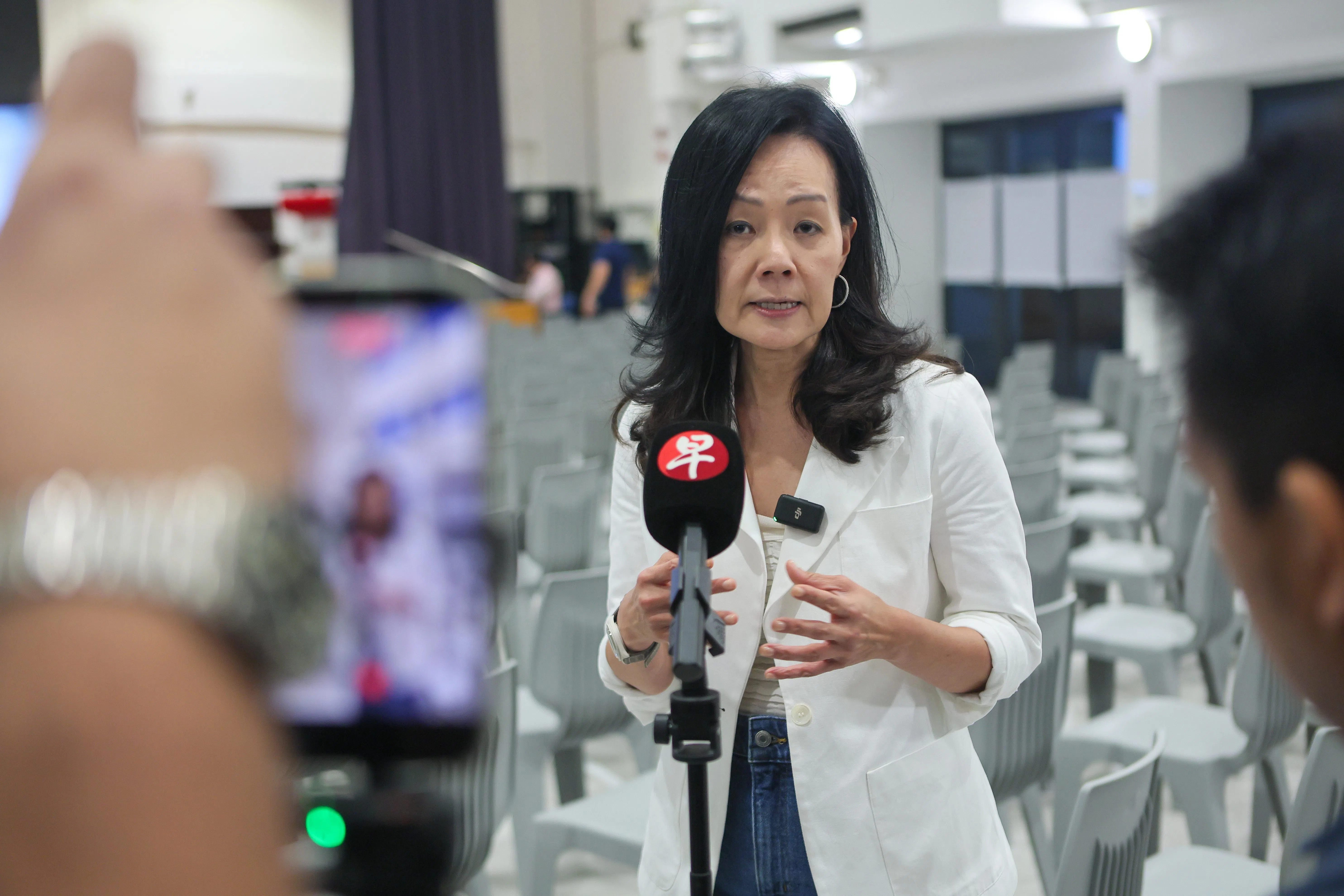 丹戎巴葛集选区议员王心妍说，过去几周陆续收到居民对吉门营房发展计划的意见，主持对话会，是希望有关当局和居民能听取彼此的看法。（张俊杰摄）