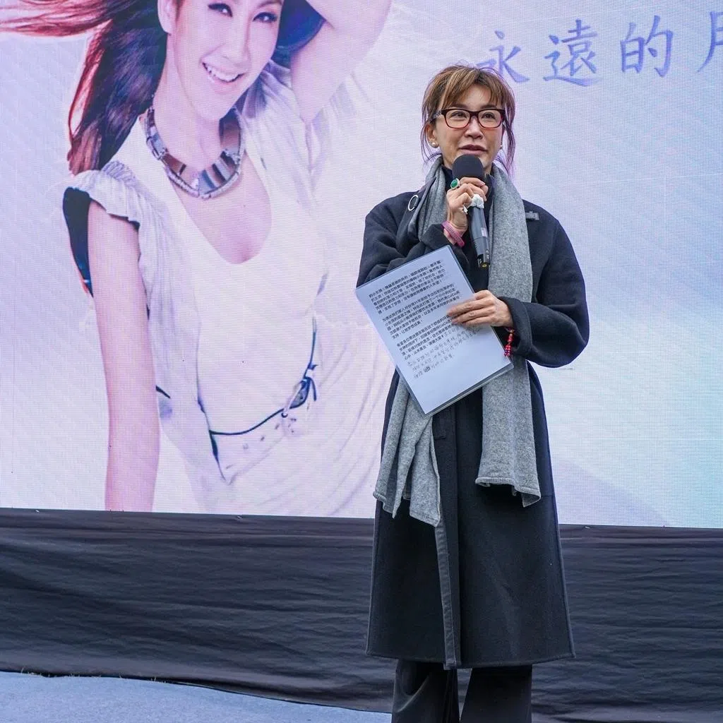 李玟的二姐李思林（Nancy，图）曾强调，由于李玟并非病逝，按香港法律规定须进行遗体解剖。（互联网）
