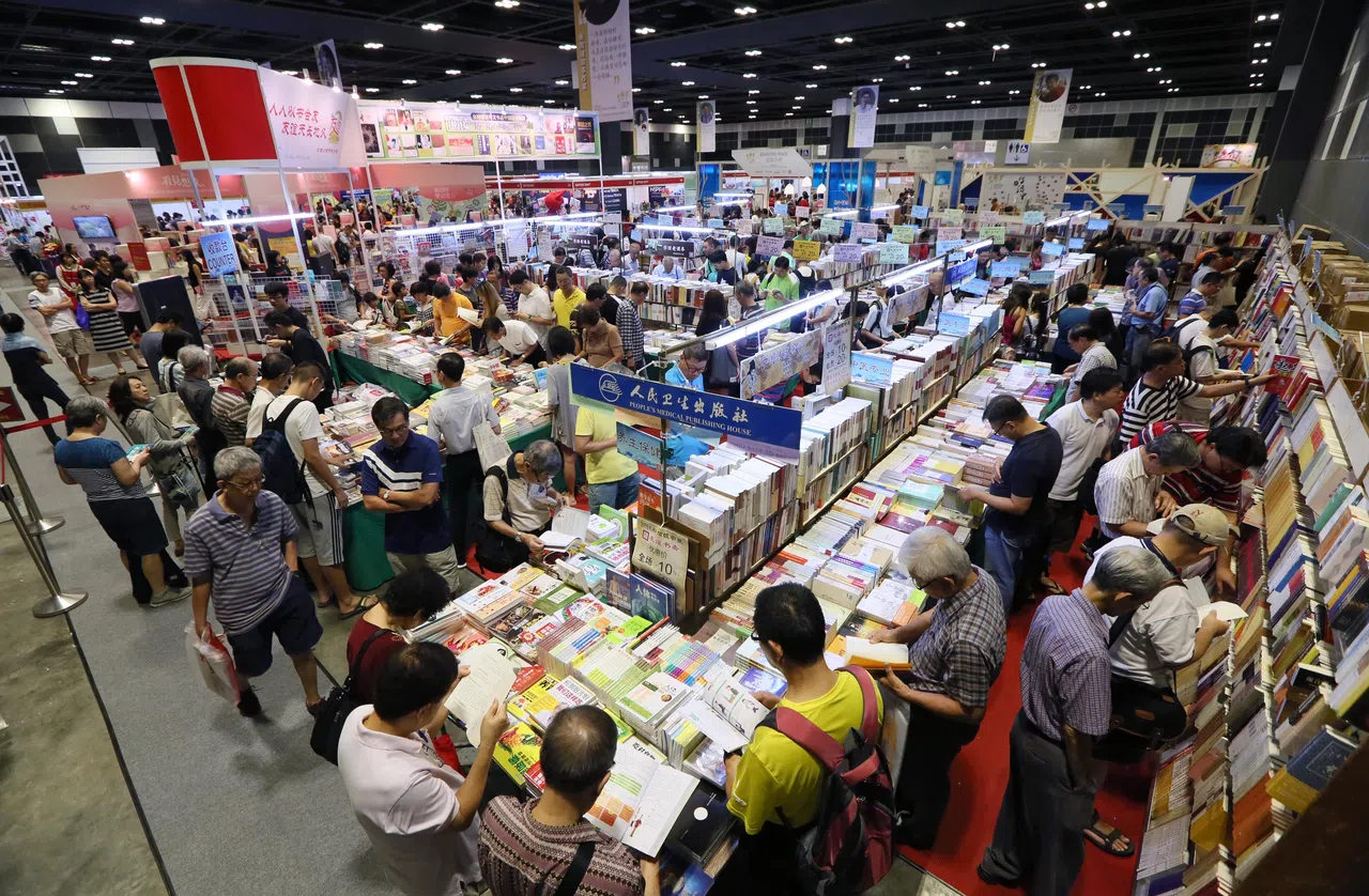 第31届新加坡书展2016年6月3日至9日于新达新加坡国际会议与展览中心401与402展厅举行。（档案照片）