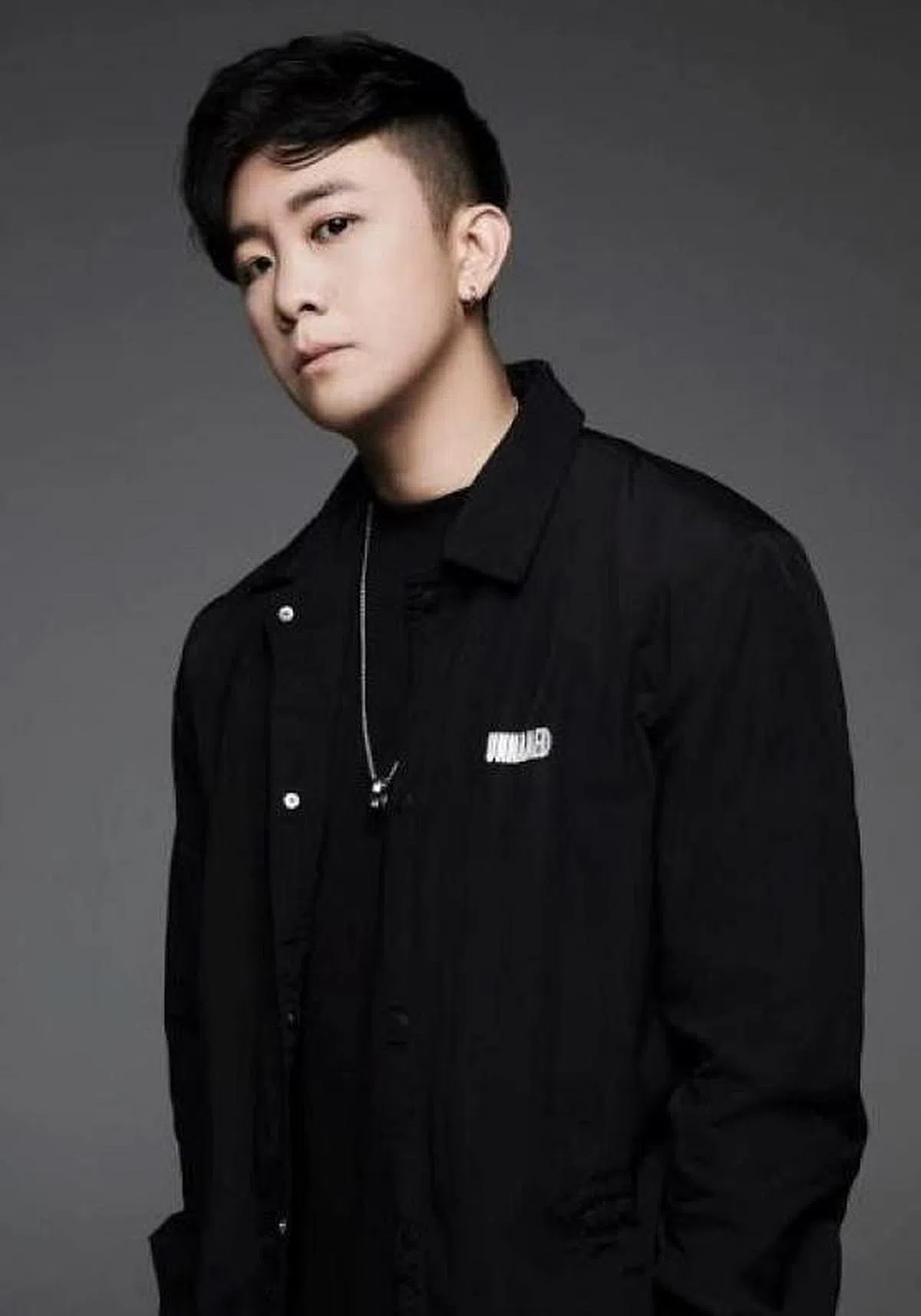 DJ Inquisitive （何思成）。