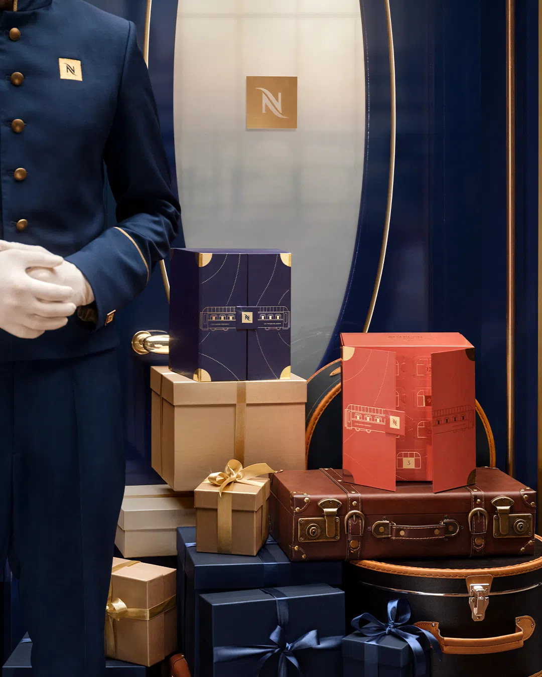 Nespresso两款倒数日历设计成复古行李箱的造型。（品牌提供）