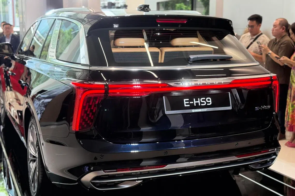 红旗E-HS9大型纯电豪华SUV采用六座布局，结合东方设计语言与现代科技，售价约50万元。（吴庆康摄）