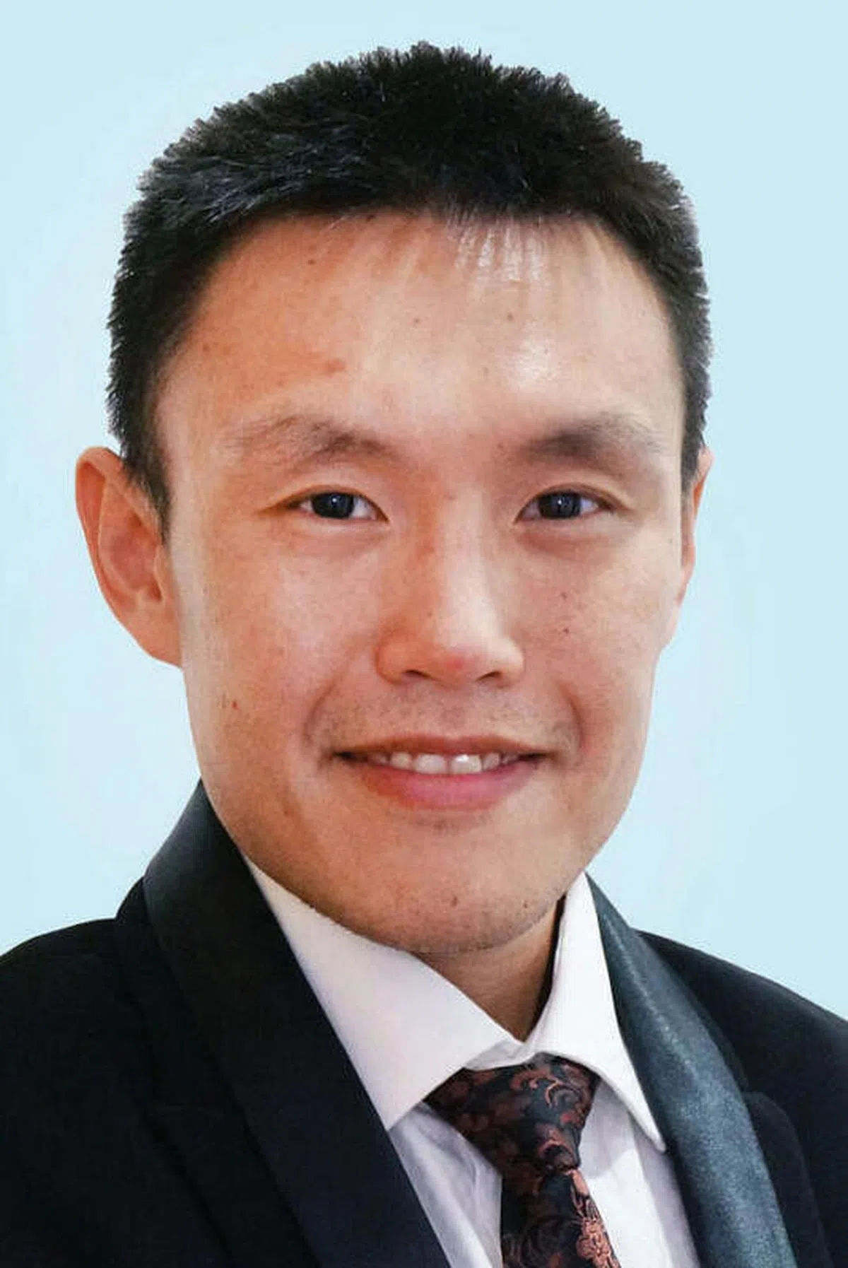 李时安医生：慢性疾病患者出游前，要确保随身携带的药物分量备足，甚至多备。（受访者提供）