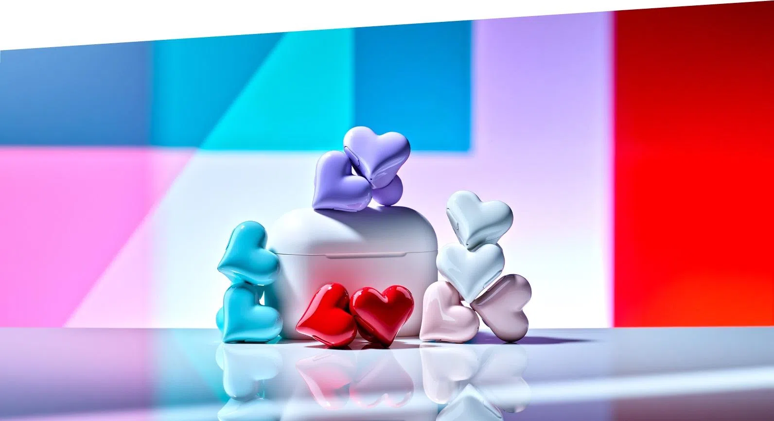 SoftBank Heartbuds心形无线耳机，让耳机成为可爱配饰。（取自softbankselection.jp）