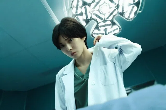 松冈茉优近年不顾形象的演出获得肯定，成功完成作为演员的蜕变。（Netflix提供）