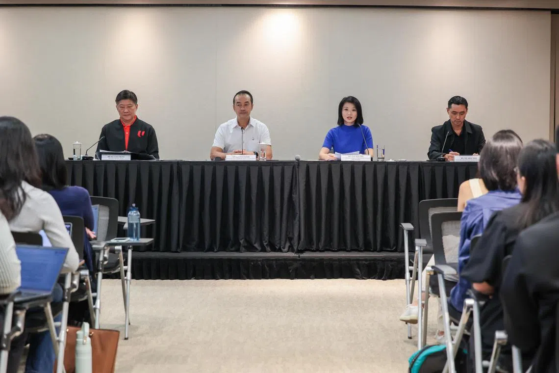 全国职工总会秘书长黄志明（左起）、卫生部兼人力部高级政务部长许宝琨医生、国家发展部兼交通部高级政务部长孙雪玲以及Grab集团运营董事总经理余伟腾在星期四（9月11日）召开记者会，公布保障平台人员生计、安全和福祉的10大建议。（吴先邦摄）