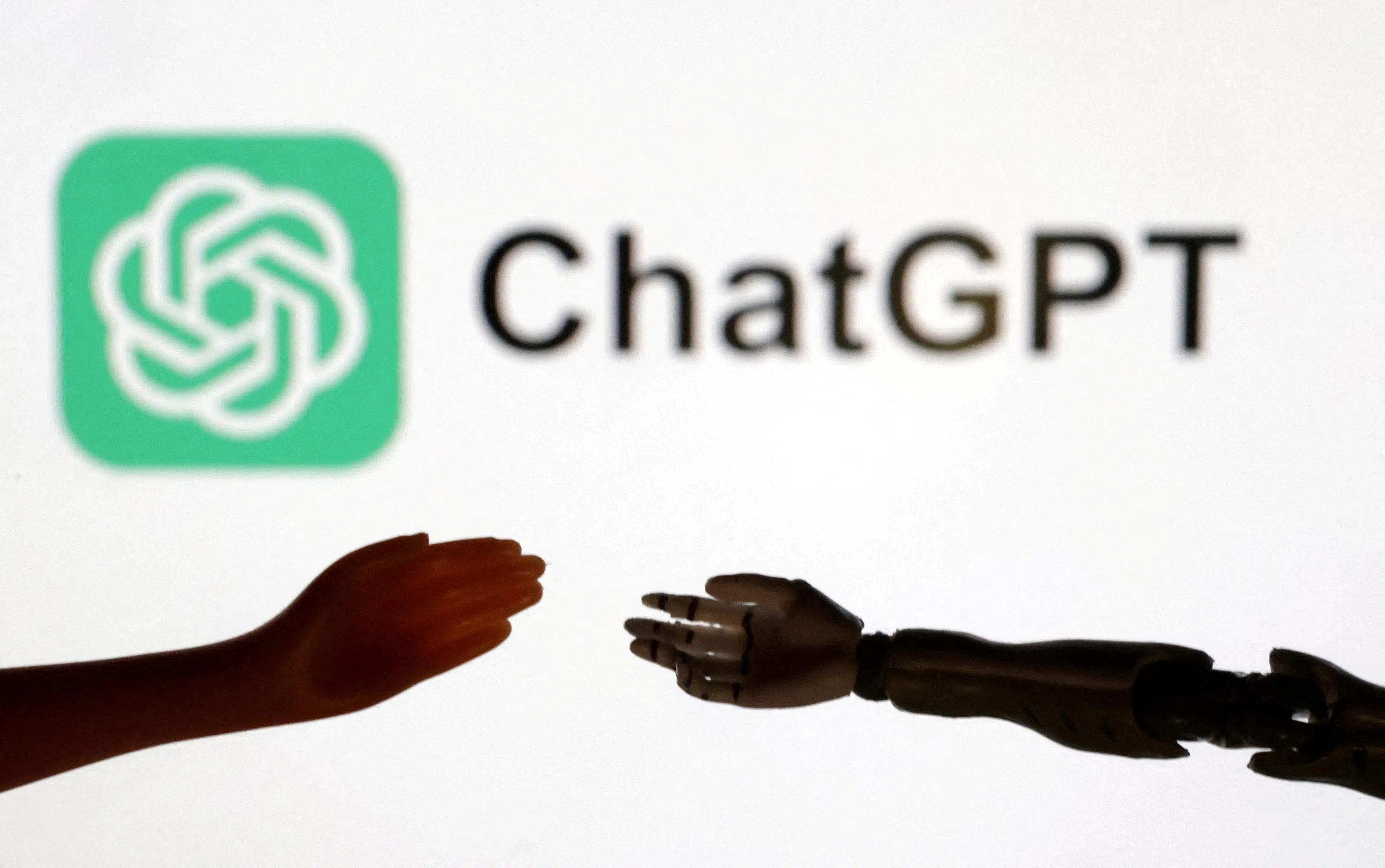 OpenAI大约一年前推出的大语言模型ChatGPT掀起了生成式人工智能的热潮.（路透社）