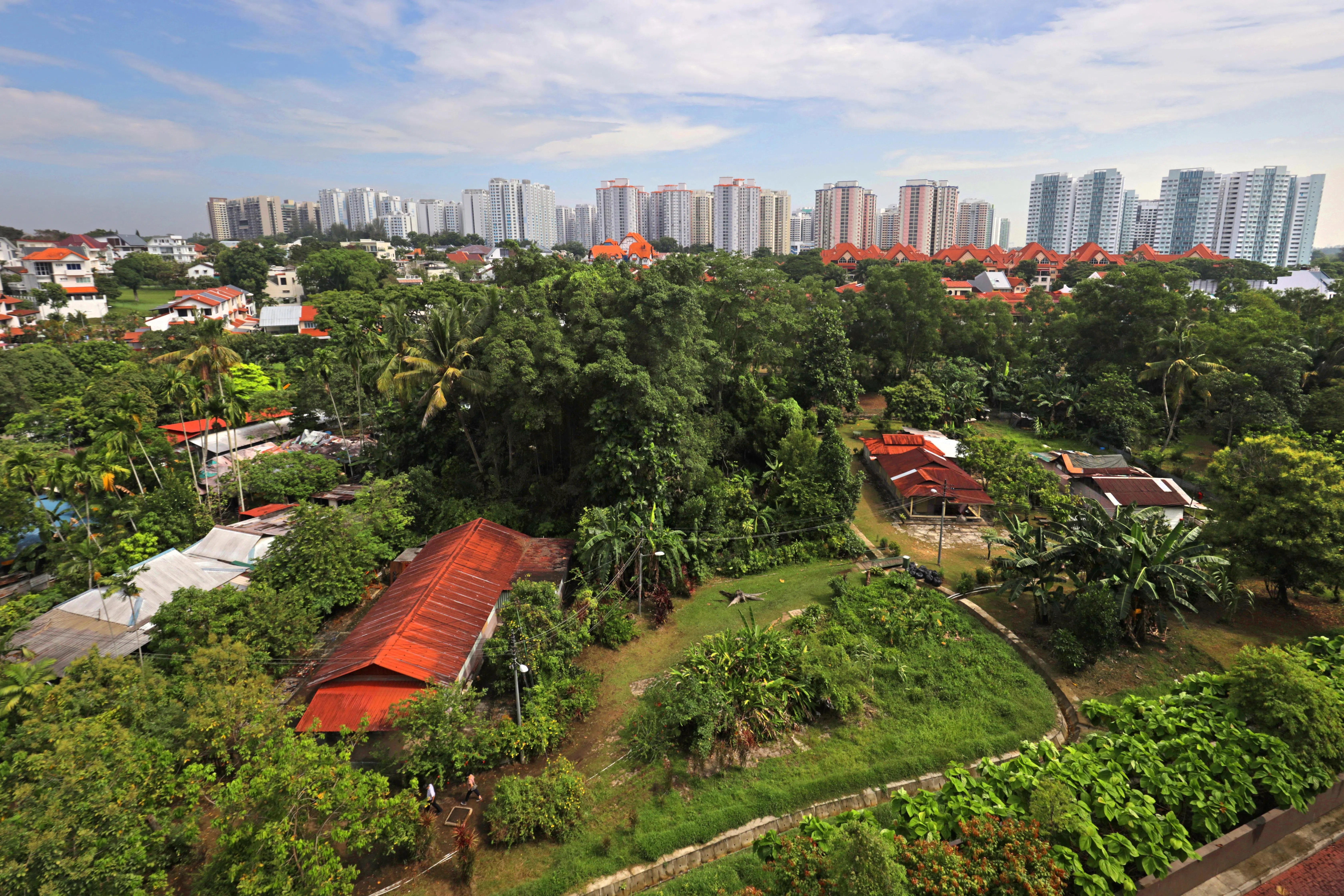 本岛最后的甘榜：罗弄万国（Lorong Buangkok），受保留的不只是甘榜环境，还有越来越难感受到的甘榜精神。（档案图）