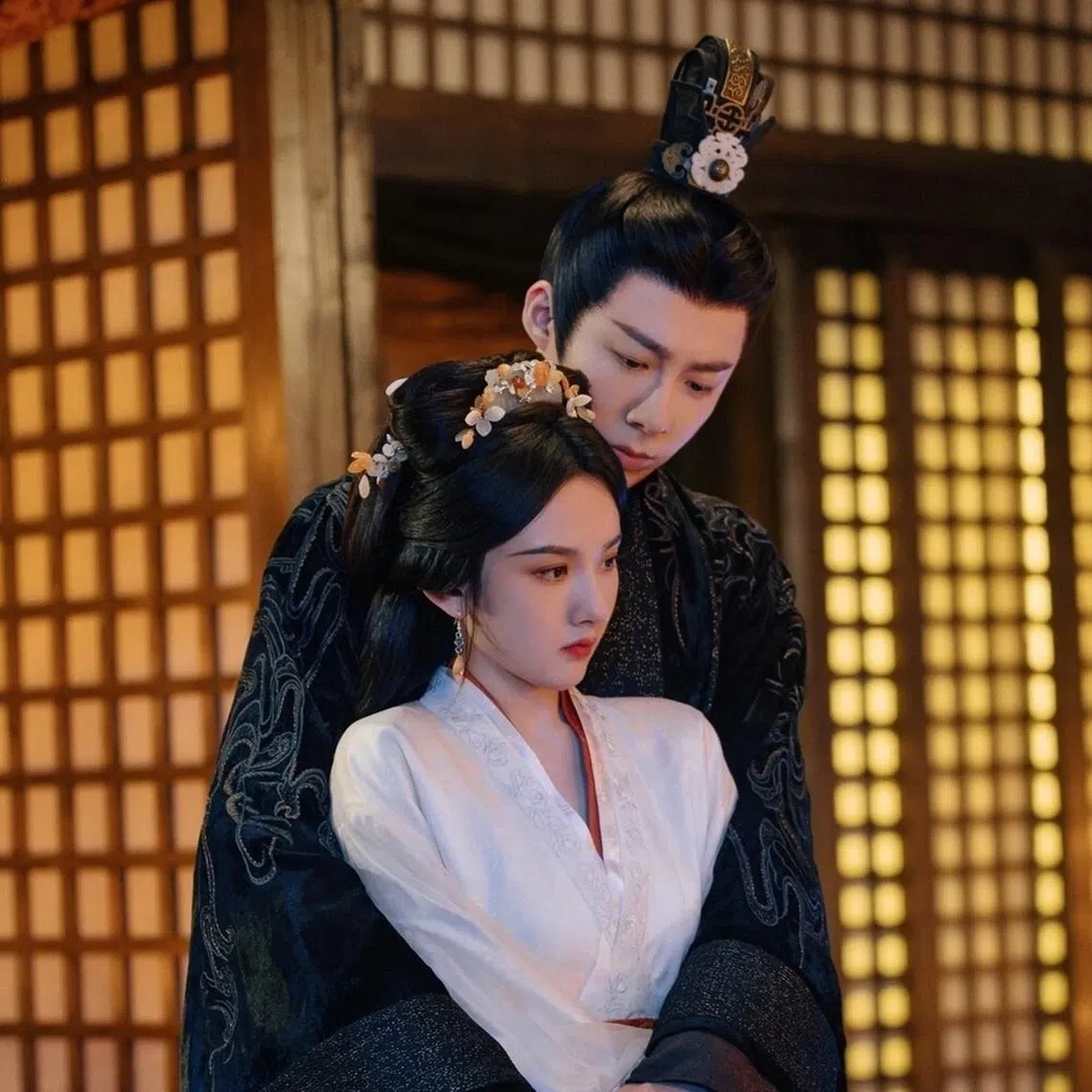 刘宇宁在《折腰》演绎的乱世枭雄魏劭，与宋祖儿饰演的小乔CP感十足。（取自剧集微博）