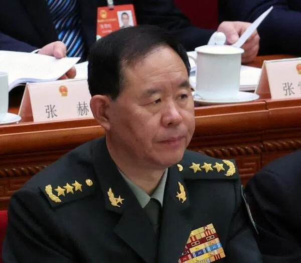 2025年3月5日，中共中央军委联合参谋部参谋长刘振立在北京人民大会堂出席中国全国人民代表大会开幕式。（路透社档案照）