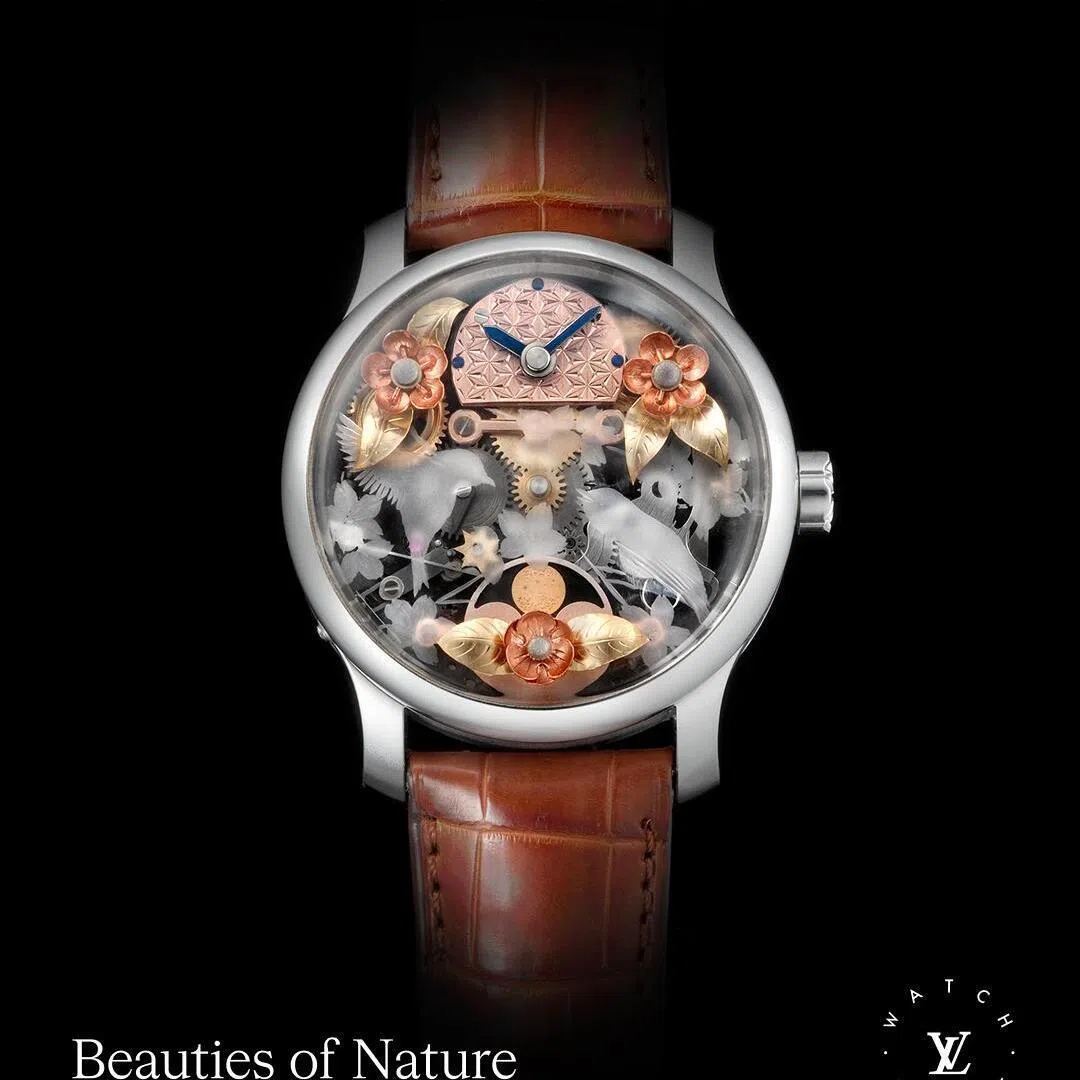 Beauties of Nature腕表，核心在于围绕表盘构建的多层动态花瓣系统。（路易威登提供）