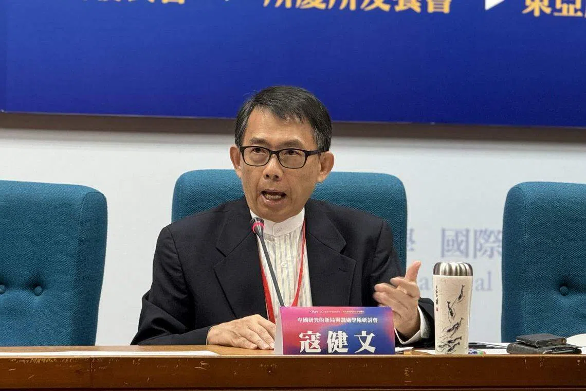 台湾政治大学国际关系研究中心主任寇健文（图）12月15日说，在中美竞逐、冠病疫情、大陆加强内部安全控制，以及其他国家出现“疑中”心态等因素影响下，西方的中国研究面临巨大挑战。 （缪宗翰摄）