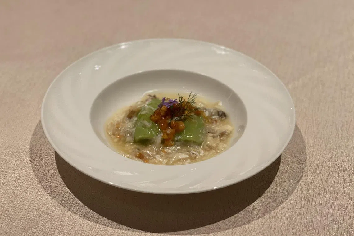 鲜甜爽口的蟹皇蟹肉扒胜瓜。（黄靖晶摄）