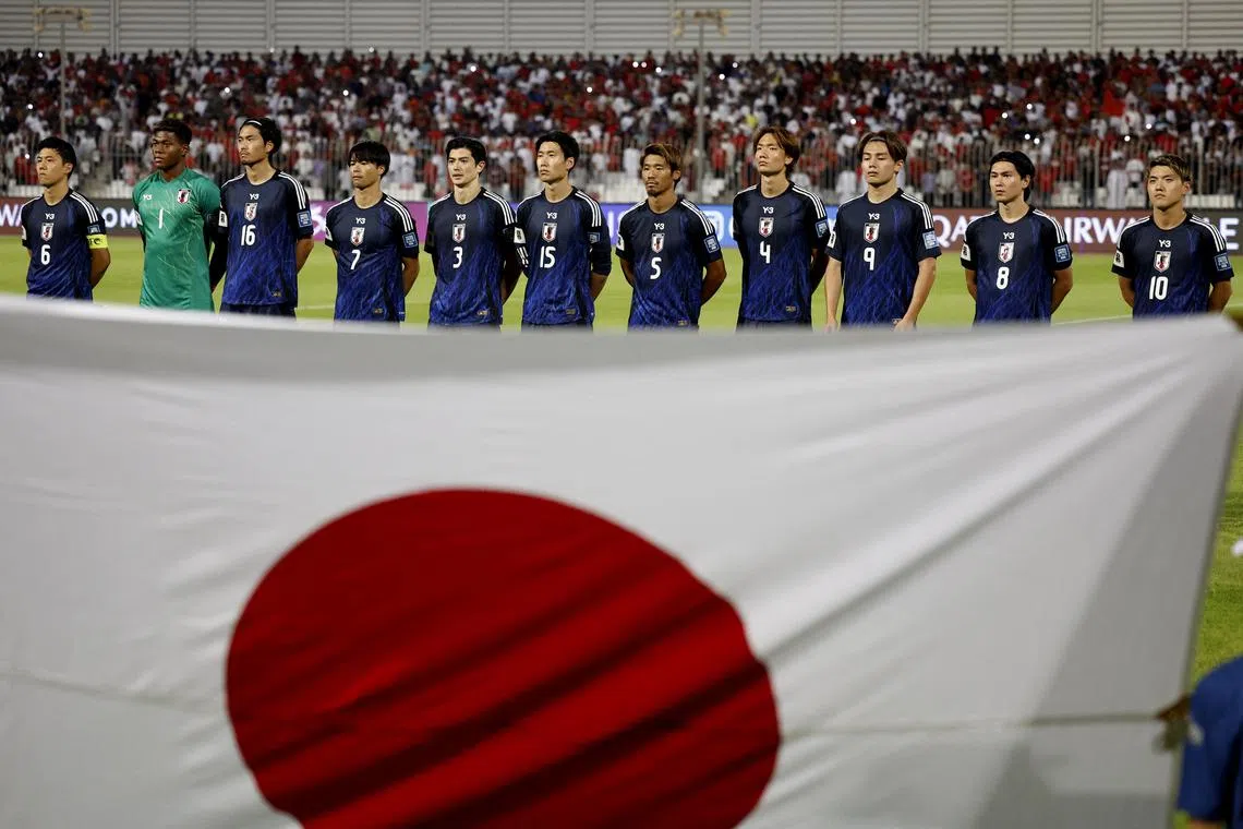 日本主帅森保一对巴林球迷在日本国歌响起时嘘声相送表达强烈不满。（路透社）
