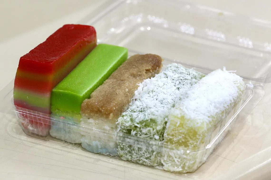 雅咪小食有多款手工传统糕点，一到中午，所剩无几。（特约曾道明摄）