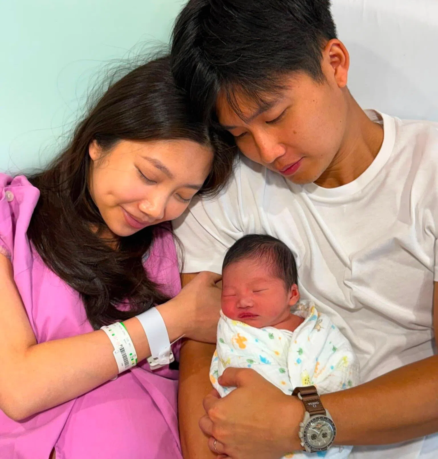 陈国明28岁长子以马内利（左二）与妻子和儿子合照。（取自陈国明IG）