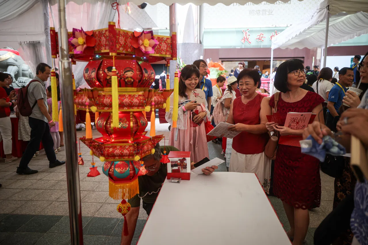 潮安会馆的“福禄灯”获得评审团和公众的最多选票，成功夺冠。（关俊威摄）