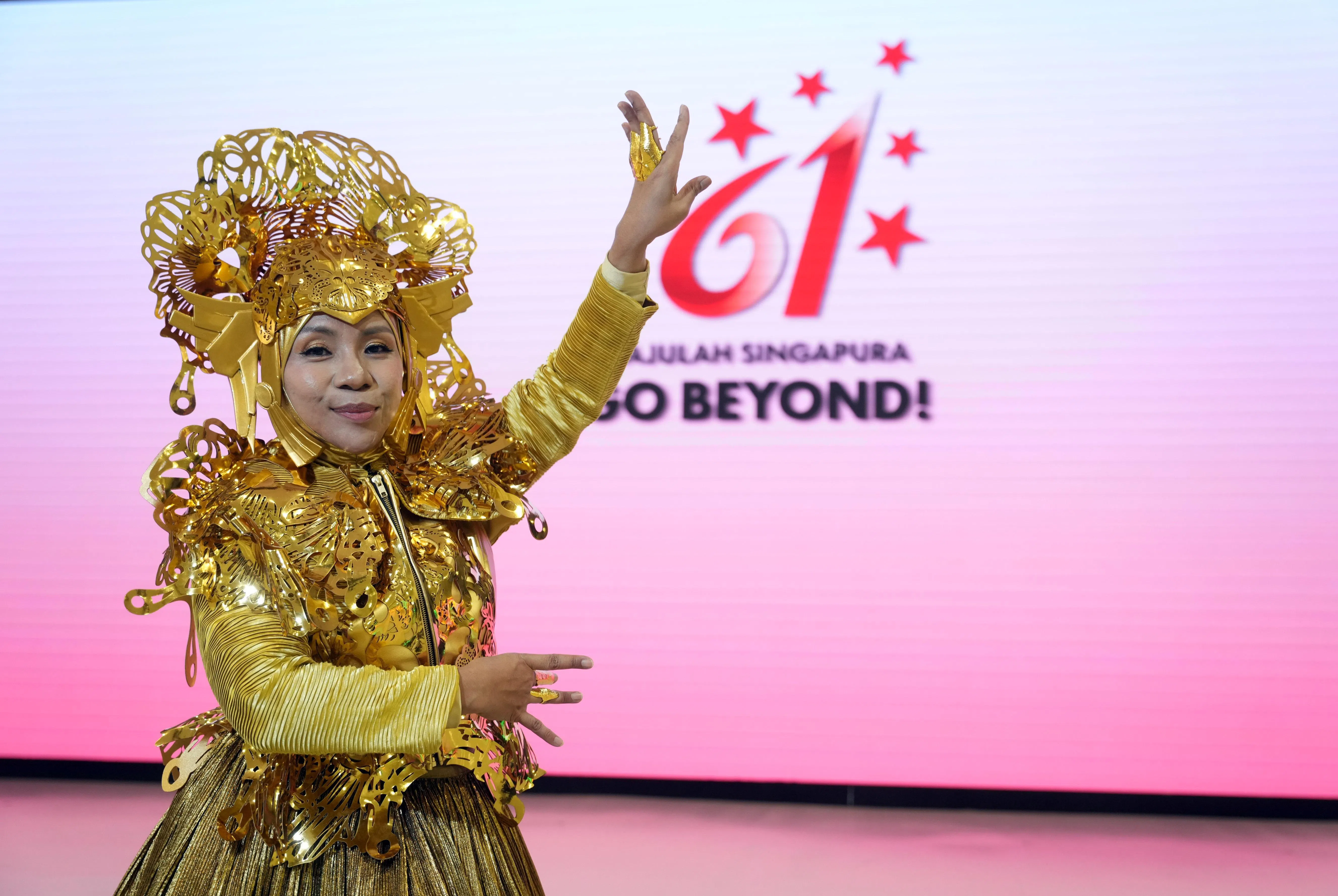 身为原住民“海人”的后代，本地歌手兼演员阿丝妮达将在国庆舞台上演唱以“海人”方言谱写的歌曲。她对此感到非常自豪。（谢智扬摄）