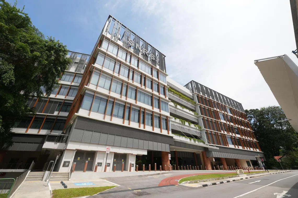 位于新加坡国立大学校内的新加坡核研究与安全院，占地1万2900平方米，共五层楼高，地下层还设有实验室。（谢智扬摄）