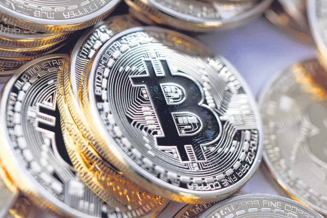尽管比特币在今年3月份反弹约12%，但整体第一季度仍累计下跌了22%，因此拖累加密货币市场成交活跃度。（彭博社）