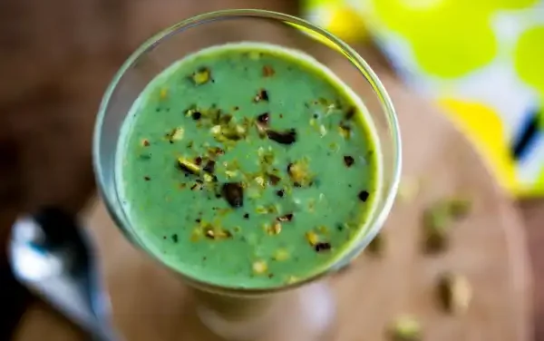 Gluten-Free Pineapple-Basil Smoothie