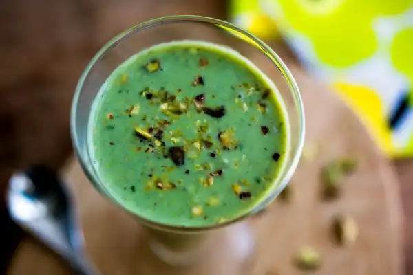 Gluten-Free Pineapple-Basil Smoothie