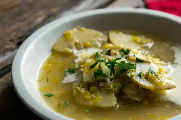 The Best Golden Leek & Potato Soup in 5 Simple Steps