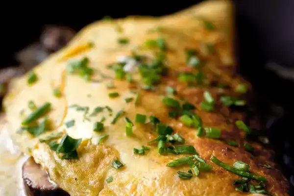 Perfect 5-Minute Gluten-Free Mushroom Omelet with Fresh Chives